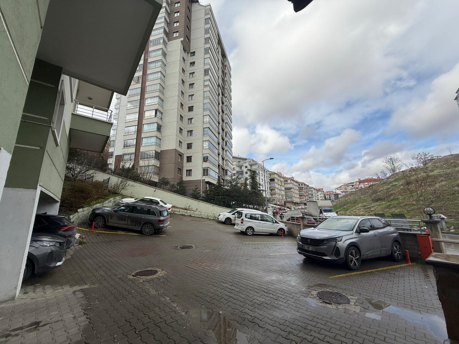 LİG BATIN 'dan BASINEVLERİ 'nde SİTEDE FULL YAPILI 4+1 DAİRE